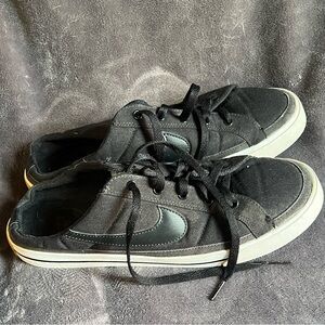 Nike Black and White Athletic Shoes